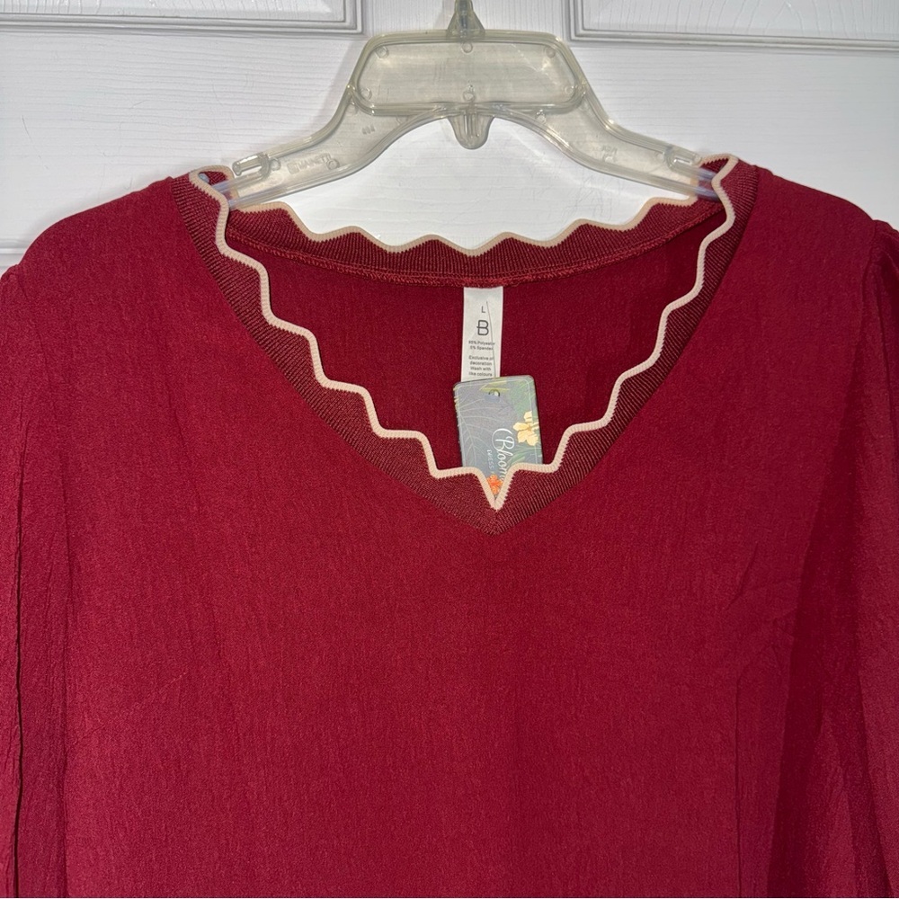 Chic Burgundy V-Neck Long Sleeve Women's Loose Fit Blouse with White Trim - Picture 3 of 7